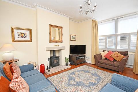 3 bedroom detached house to rent, West Grove Road, Harrogate, HG1 2AD