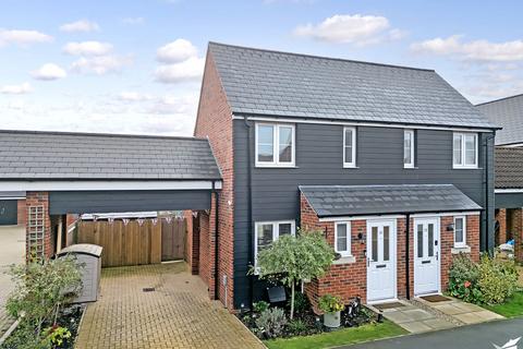 2 bedroom semi-detached house for sale, Foxglove Avenue, Chelmsford