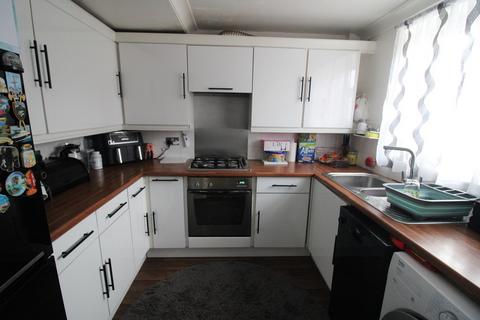 3 bedroom terraced house to rent, Tulip Road, Awsworth