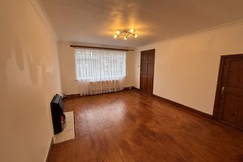 3 bedroom terraced house to rent, Tulip Road, Awsworth