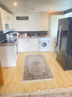 3 bedroom apartment to rent, Lakeside Rise, Manchester M9