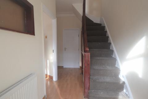 3 bedroom terraced house to rent, Eastham, E6