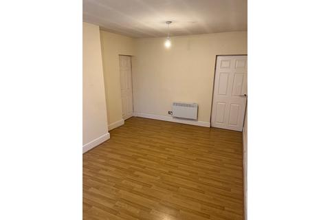 3 bedroom flat to rent, Bristol Road South, Northfield, Birmingham