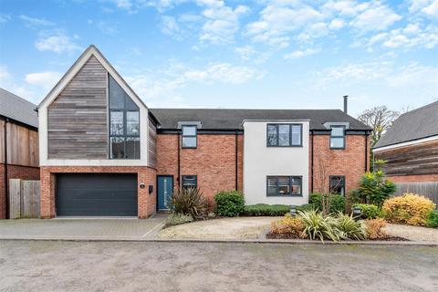 4 bedroom detached house for sale, Hawcutt Drive, Caldecote