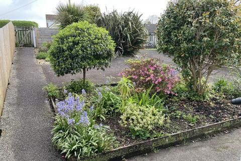 2 bedroom semi-detached bungalow to rent, Conway Road, Falmouth TR11