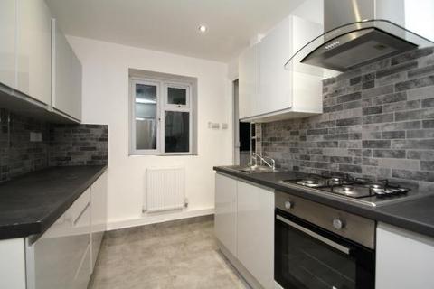 1 bedroom flat to rent, Melbourne Court, London SE20