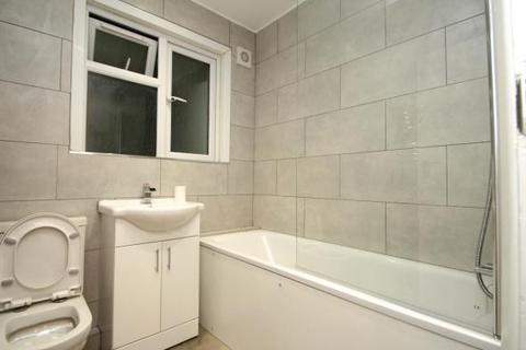 1 bedroom flat to rent, Melbourne Court, London SE20