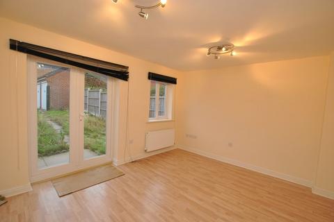 2 bedroom terraced house to rent, Saville Close, Wellington