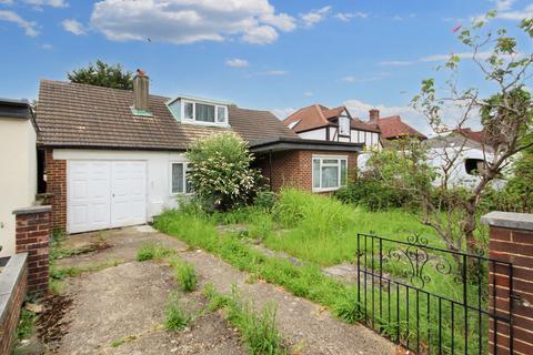 3 bedroom bungalow for sale, Scarle Road, Wembley, Middlesex HA0