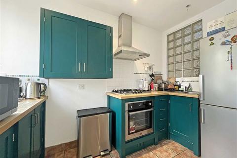 2 bedroom flat to rent, Dancer Road, Richmond TW9