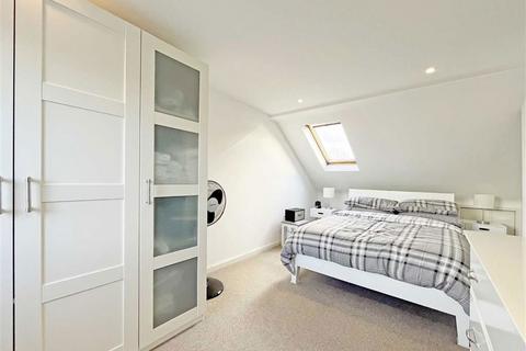 2 bedroom flat to rent, Dancer Road, Richmond TW9