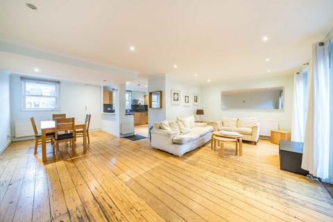 4 bedroom house to rent, Downbury Mews, London SW18