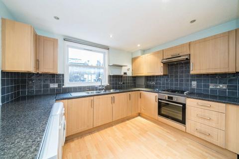 4 bedroom house to rent, Downbury Mews, London SW18