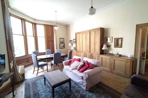 3 bedroom flat to rent, Bank Street, Edinburgh EH1