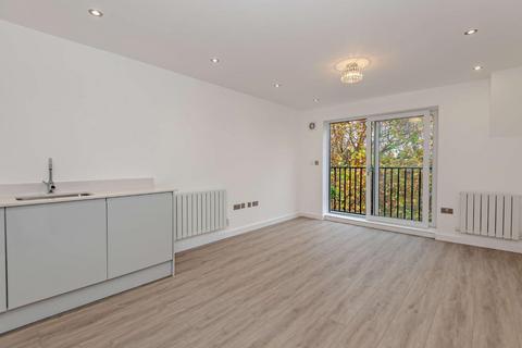 1 bedroom apartment for sale, London Road, Staines-Upon-Thames TW18