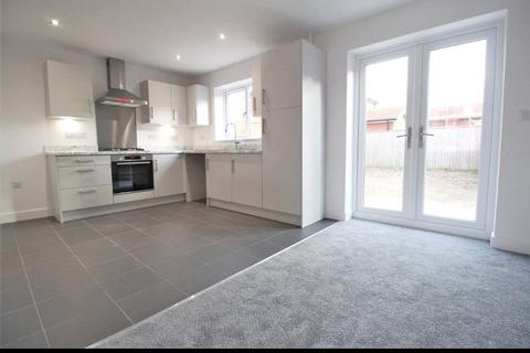 3 bedroom semi-detached house to rent, Hammerfest Avenue, New Waltham, North East Lincolnshir, DN36