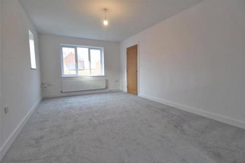 3 bedroom semi-detached house to rent, Hammerfest Avenue, New Waltham, North East Lincolnshir, DN36