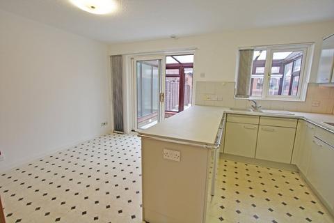 3 bedroom townhouse to rent, Newlyn Way, Portsmouth PO6