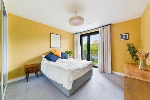 1 bedroom flat for sale, Lorimer House, 9 Navigators Walk, London, Greater London, E3