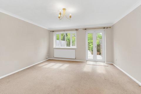 2 bedroom terraced house to rent, Worcester Close, Bury St. Edmunds