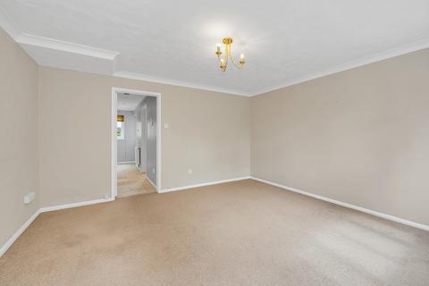 2 bedroom terraced house to rent, Worcester Close, Bury St. Edmunds