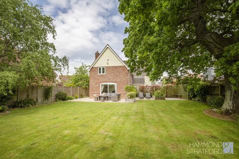 4 bedroom detached house for sale, Haylock Close, Bunwell