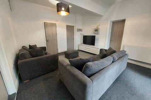 5 bedroom apartment to rent, Bryn Y Mor Crescent, Swansea