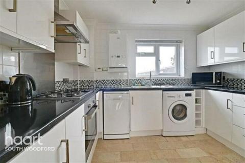 1 bedroom flat for sale, Victoria Road, South Woodford