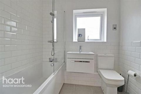 1 bedroom flat for sale, Victoria Road, South Woodford