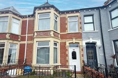 4 bedroom terraced house for sale, Court Road, Barry CF63