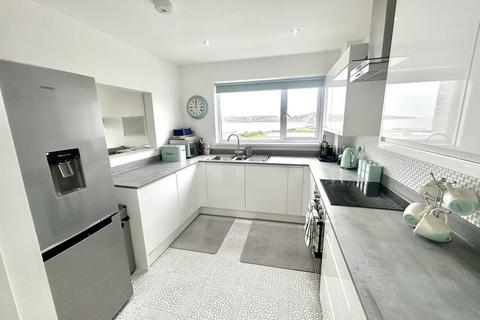 2 bedroom apartment for sale, Sealawns Crosshill, Barry CF62