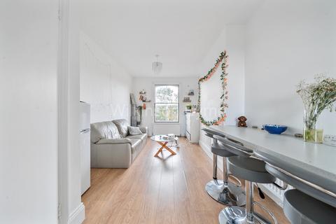 2 bedroom flat for sale, White Hart Lane, Wood Green N22