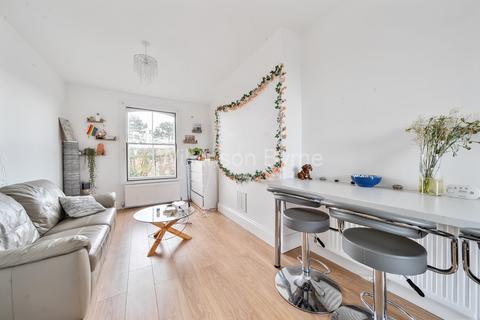 2 bedroom flat for sale, White Hart Lane, Wood Green N22