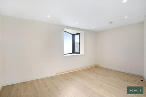 4 bedroom mews to rent, Rigeley Road, London NW10