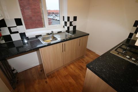 1 bedroom apartment to rent, Flat 1, 31a Hull Road