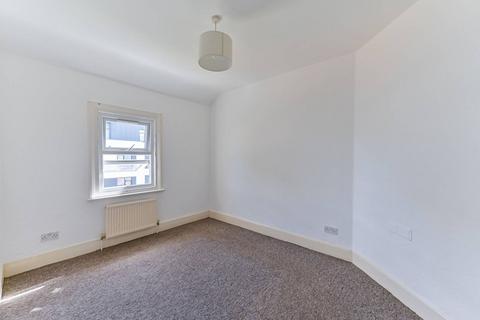 2 bedroom terraced house to rent, Cowper Avenue, Sutton, SM1