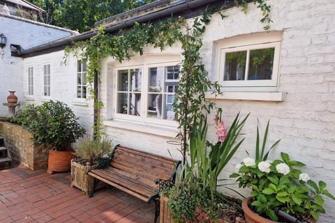 1 bedroom cottage for sale, Lower Green West, Mitcham, CR4