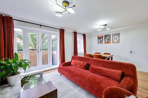 2 bedroom flat to rent, Holywell Close, South Bermondsey, London, SE16