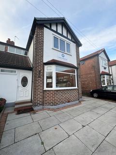 3 bedroom semi-detached house to rent, Claremont Road, Sale