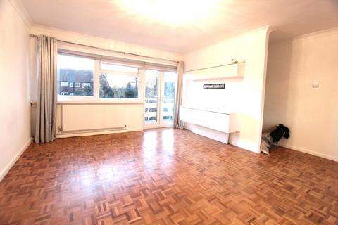 2 bedroom maisonette to rent, Highfield Court, London N14