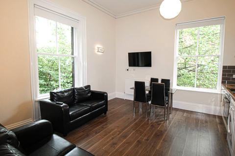 2 bedroom apartment to rent, Apt 9, Clarendon House, 20 Clarendon Road LS2