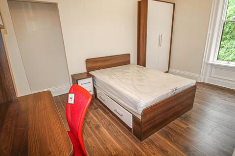 2 bedroom apartment to rent, Apt 9, Clarendon House, 20 Clarendon Road LS2