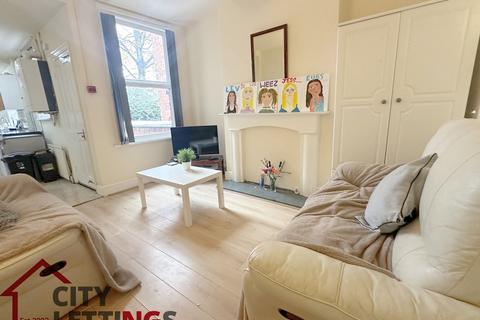 6 bedroom terraced house to rent, Rothesay Avenue , Lenton