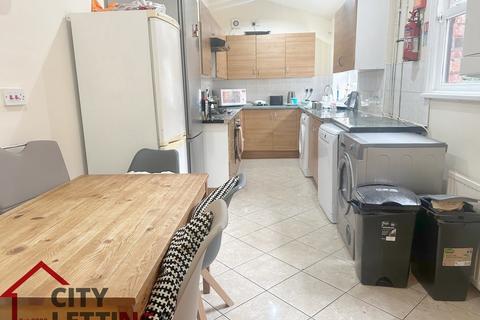 6 bedroom terraced house to rent, Rothesay Avenue , Lenton