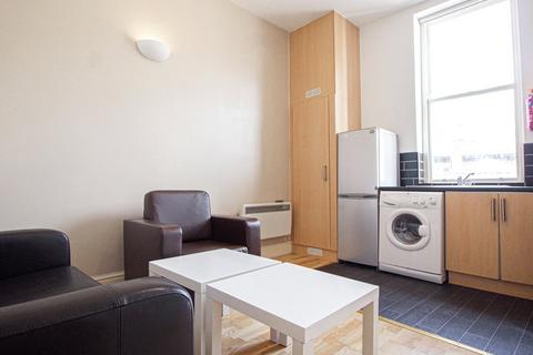 2 bedroom apartment to rent, Apt 8, 21 Hyde Terrace, 21 Hyde Terrace LS2