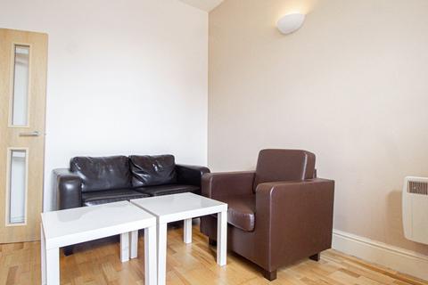 2 bedroom apartment to rent, Apt 8, 21 Hyde Terrace, 21 Hyde Terrace LS2