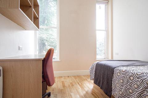 2 bedroom apartment to rent, Apt 8, 21 Hyde Terrace, 21 Hyde Terrace LS2