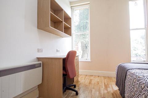 2 bedroom apartment to rent, Apt 8, 21 Hyde Terrace, 21 Hyde Terrace LS2