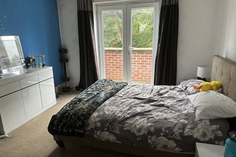 3 bedroom end of terrace house to rent, Roebuck Road, Birmingham B16