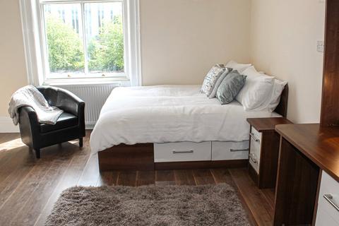 undefined, Apt 12, Clarendon House, 20 Clarendon Road LS2